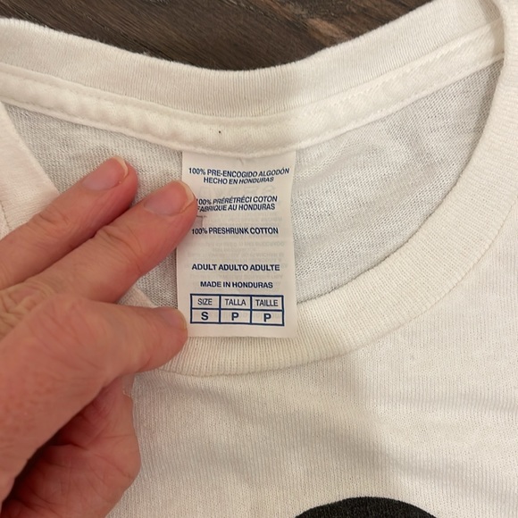 Mickey Santa tee sz small - Picture 3 of 4